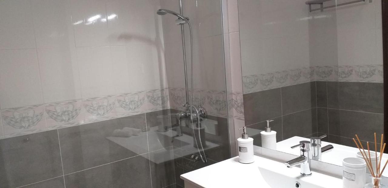 Pretty Sunny Guest Apartment لاغوس المظهر الخارجي الصورة